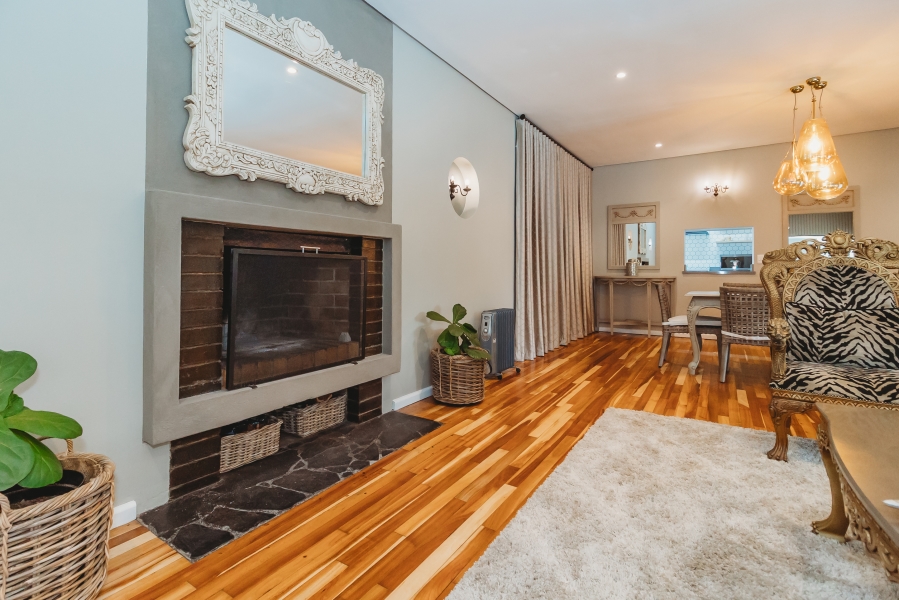 6 Bedroom Property for Sale in Heatherlands Western Cape